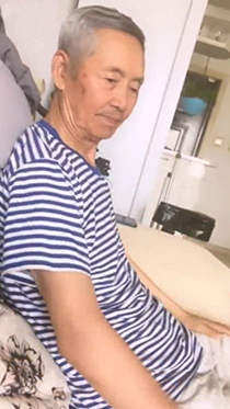 邀请老头来家里直播玩耍