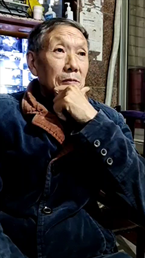 夜晚看望帅气老保安