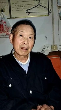 老更夫孤独的眼神