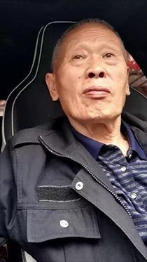 和瘦老头在车上的幸福时光