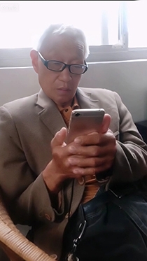 乡公所看望斯文眼镜伯