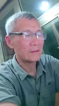 眼镜老头真帅气