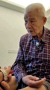 儒雅气质白发老头