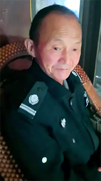和蔼慈祥的帅气老保安