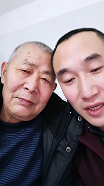 父子两人搞直播
