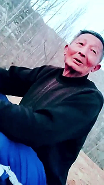 乡下遇见和蔼瘦小老头