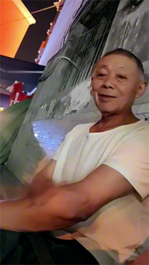 朴实老头上了我的车