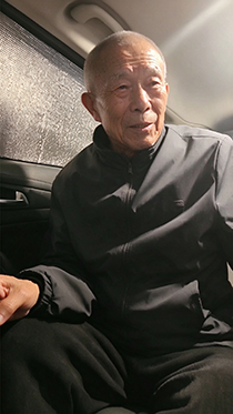 朴实瘦老头