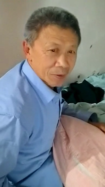 朴实无语的农民老头