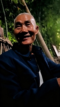 夜晚遇见主动搭讪的瘦老头