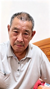 帅老头来家里坐客