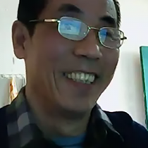 老头一个人在家