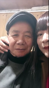 夜晚看望可爱的老保安