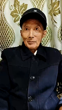 乖巧可爱的瘦老头