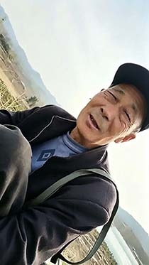 户外陪瘦老头