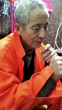 环卫工老头的生活