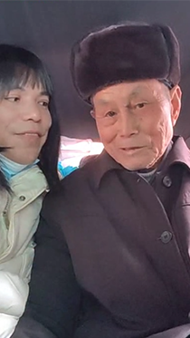 害羞的农村帅老
