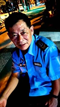 夜晚遇见老保安
