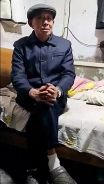 夜晚看望独居老头