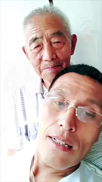 开心幸福的父子